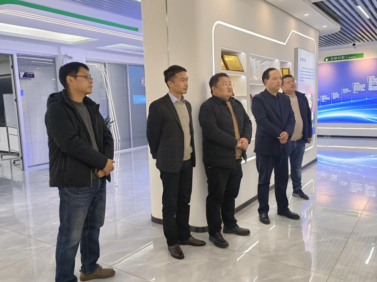 并肩同筑新時代，攜手共創(chuàng)新未來